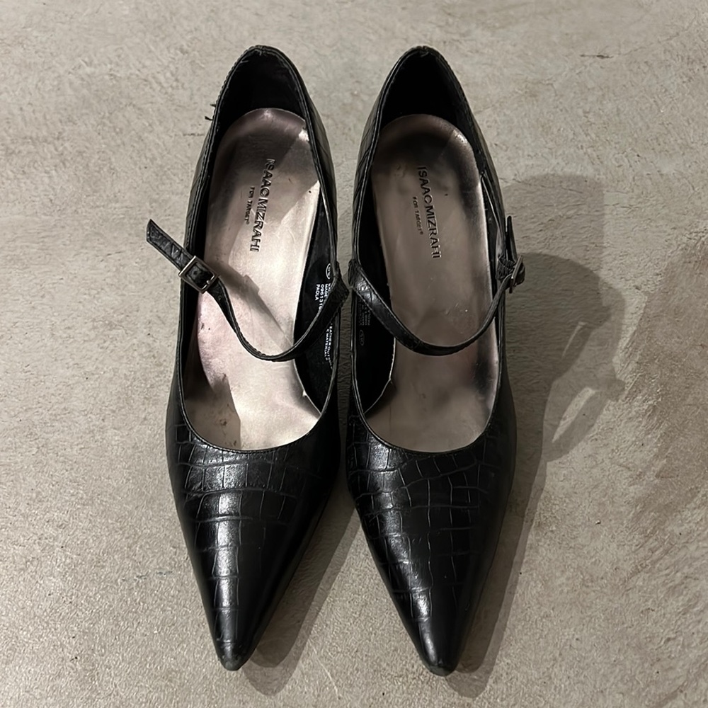 Isaac Mizrahi alligator print black heels